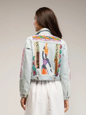 Veste mi-saison 'Chaqueta denim con dibujo africano bordado y lentejuelas' Tantra en bleu