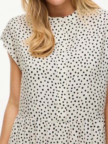 Robe VILA en blanc