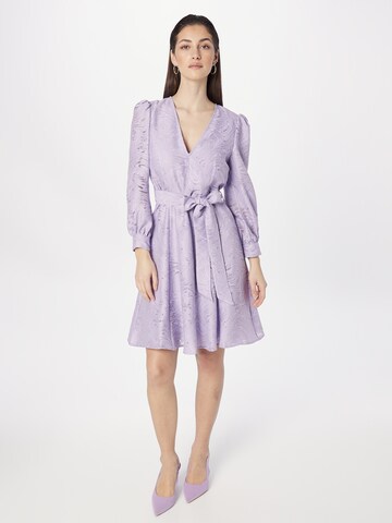 Robe de cocktail 'NICKY' IVY OAK en violet : devant