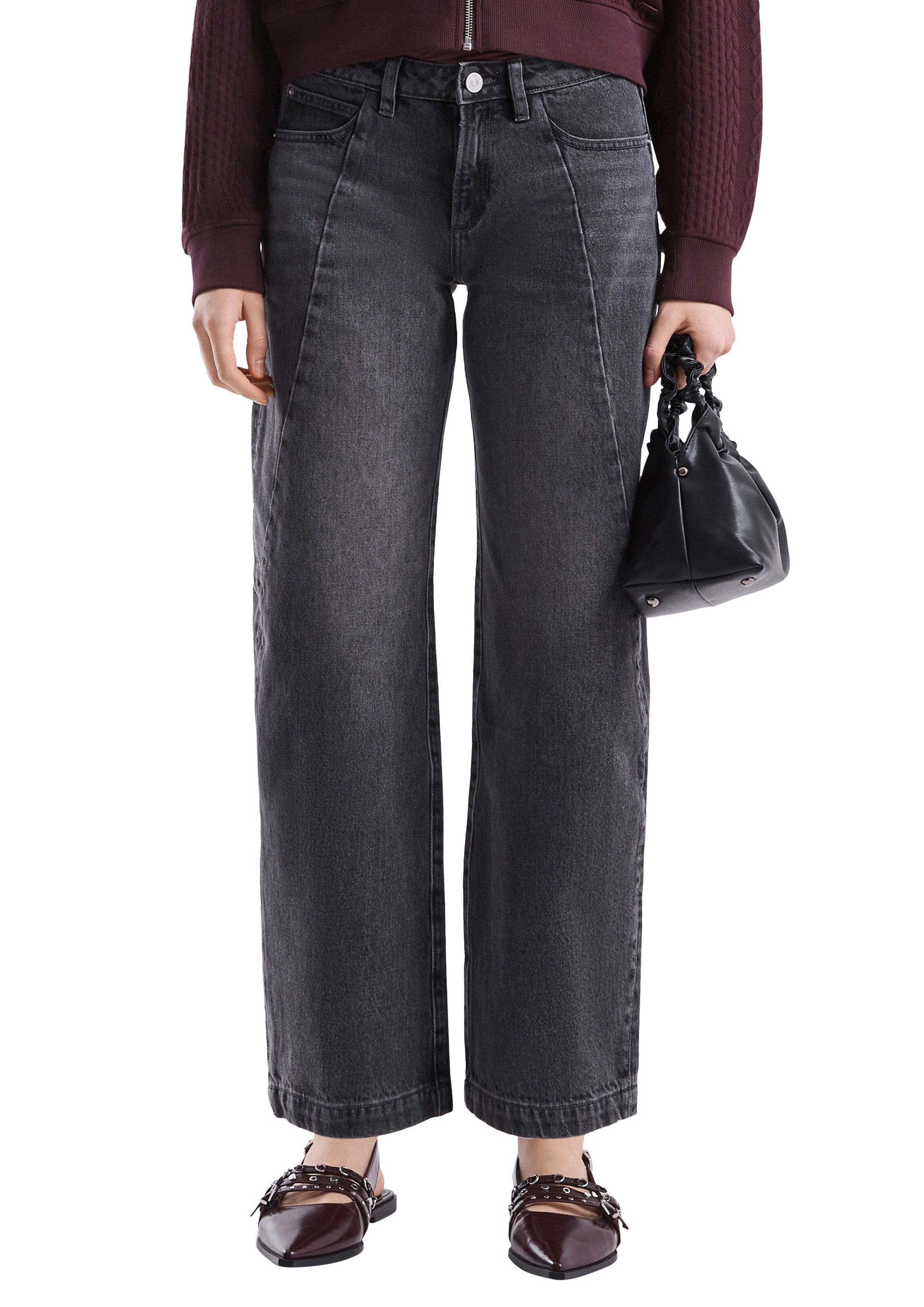 QS Loosefit Jeans in Grijs: voorkant