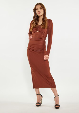 Robe faina en marron : devant