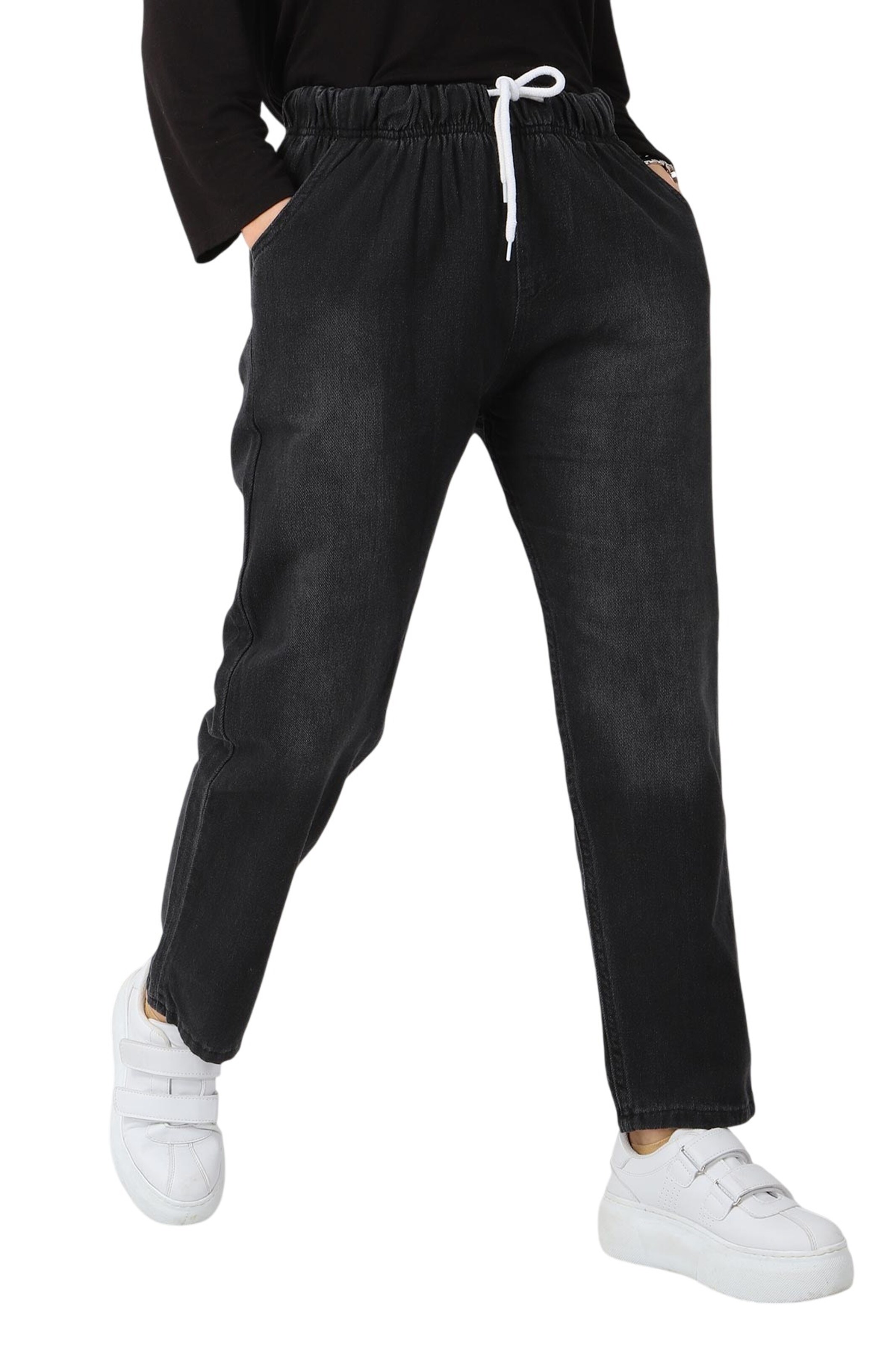MODAMIHRAM Regular Jeans in Black