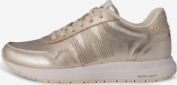 WODEN Sneakers laag 'Nora' in Goud: voorkant