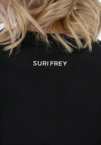 Suri Frey Shirts ' SFY Freyday ' i sort