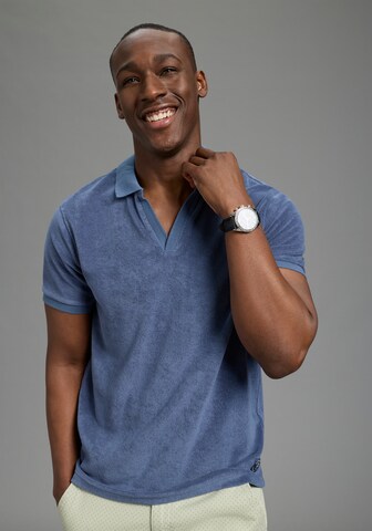 DELMAO Shirt in Blau: Vorderseite