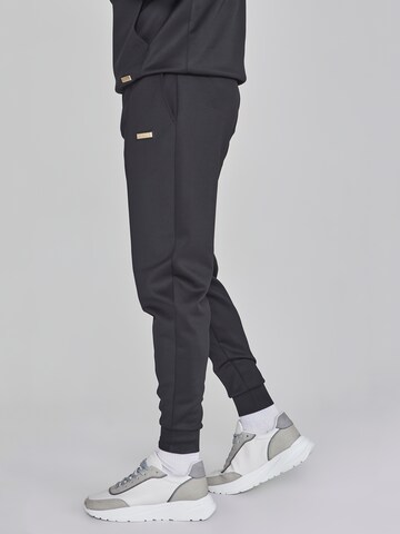 Effilé Pantalon SikSilk en noir