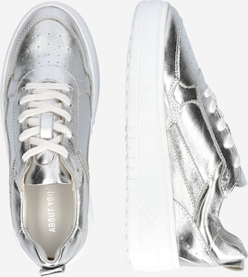 ABOUT YOU Sneaker 'Stina' in Silber