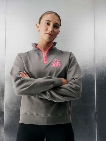 FCBM Sweatshirt 'Ava' in Grey: front