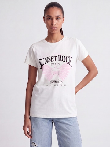 Tricou 'JXASTRID' de la JJXX pe alb: față