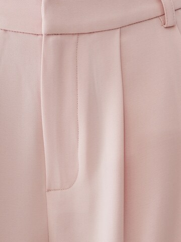Wide leg Pantaloni 'KATHY' di The Fated in rosa