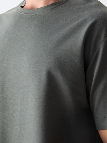 Tommy Life T-Shirts in Grau