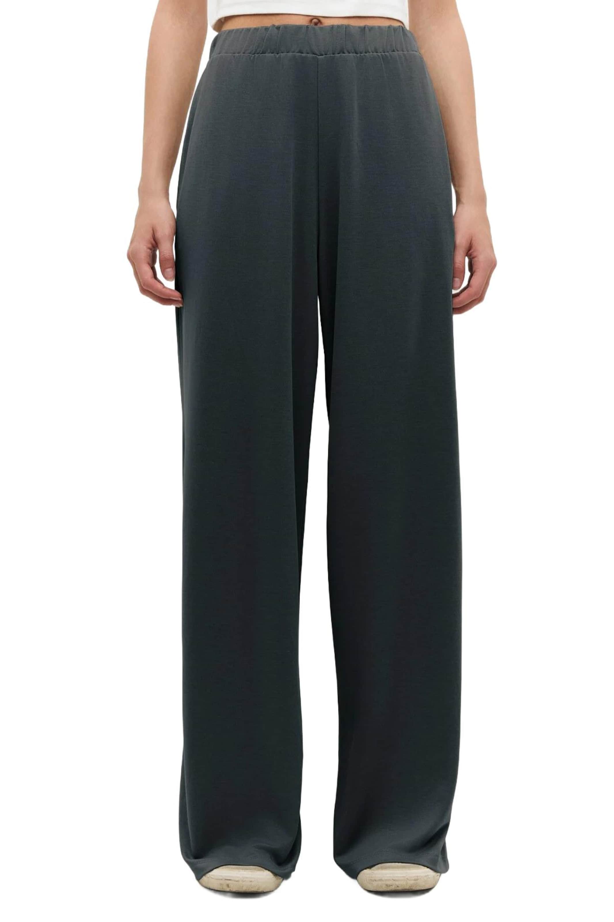 No Matter What Loosefit Hose in Schwarz: Vorderseite