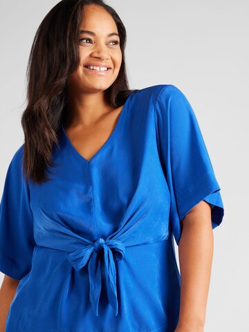 Vero Moda Curve - Blusa 'MIRA' em azul