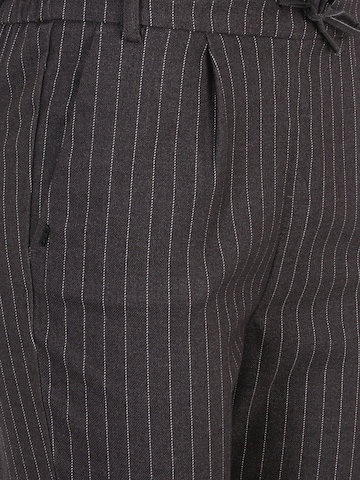 Only Tall Regular Plissert bukse 'NAJA' i grå