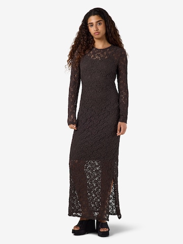 Robe 'NMMiriam' Noisy may en marron : devant