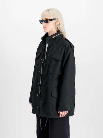 ALPHA INDUSTRIES Övergångsjacka i svart: framsida