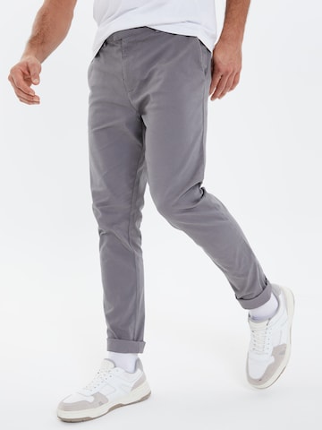 Regular Pantalon chino Threadbare en gris : devant