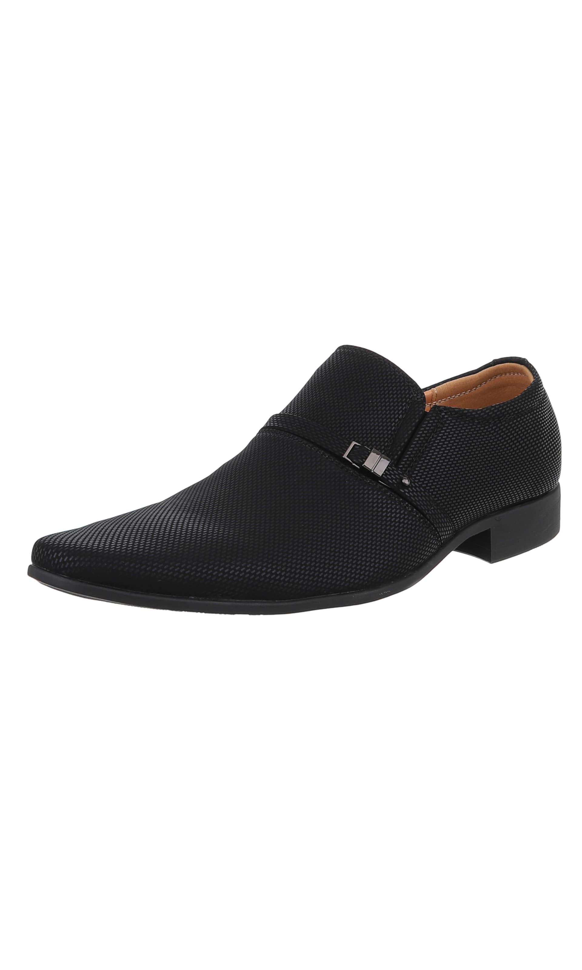 CoolWalk Classic Flats in Black: front
