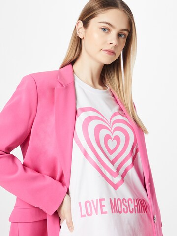 Tricou de la Love Moschino pe alb