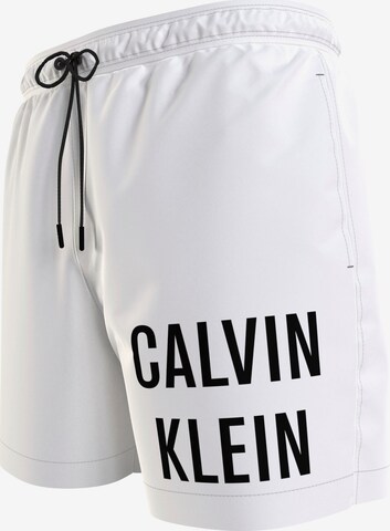 Calvin Klein Swimwear Badshorts i vit