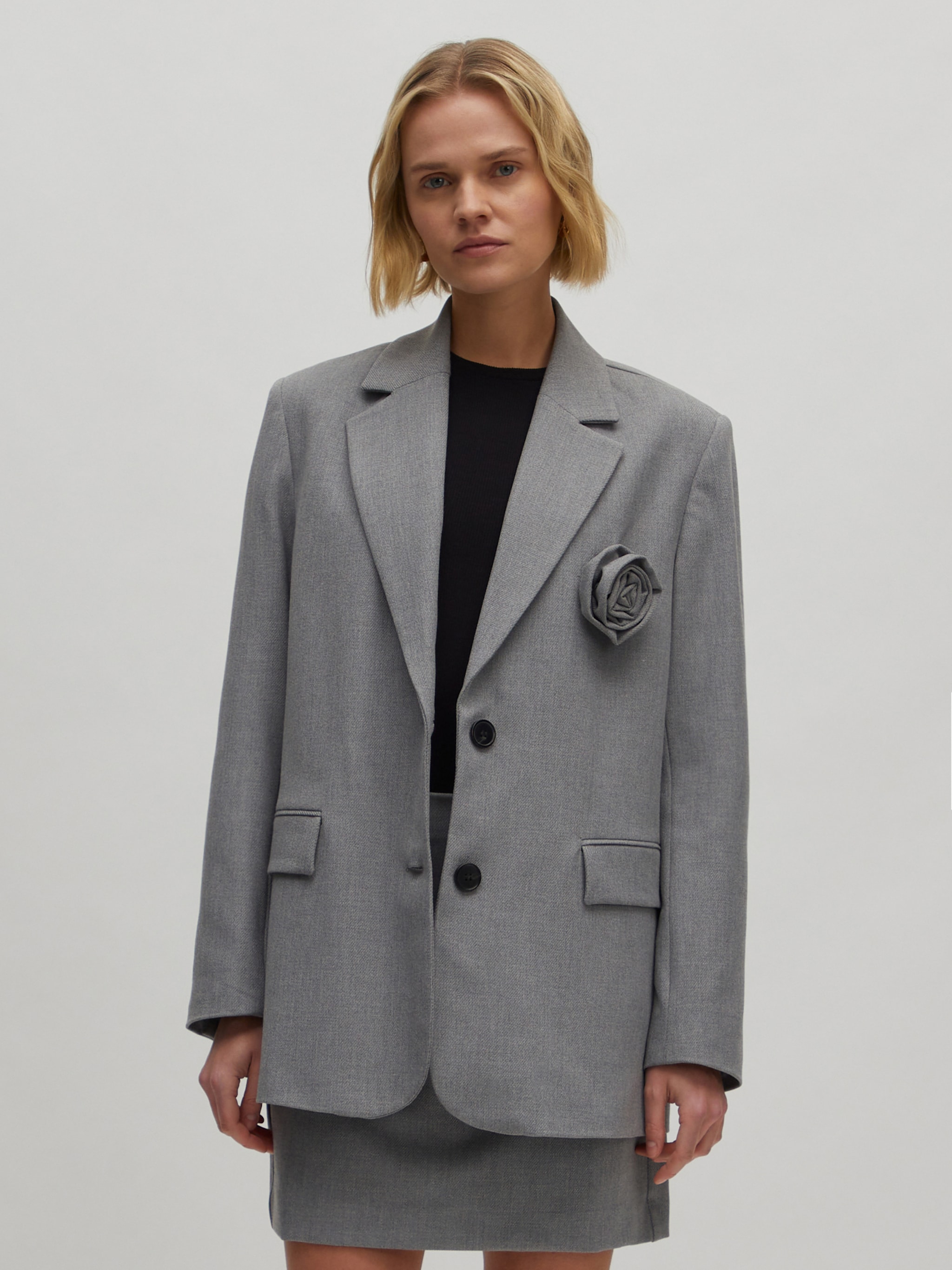 EDITED Producten Blazers 'Kainoa' Grijs