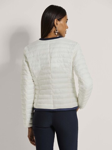 MADELEINE Tussenjas in Wit