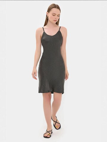 Hiccup Kleid in Schwarz