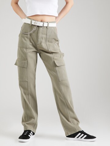 Nasty Gal Regular Cargo trousers in Green: front