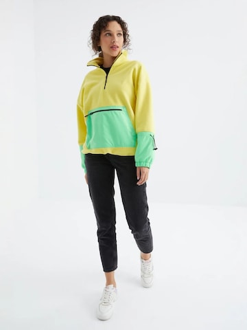 Tommy Life Fleece jacket in Yellow