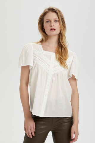SOAKED IN LUXURY Blouse 'Antonella' in White: front