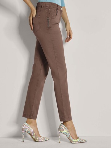Effilé Pantalon MADELEINE en marron