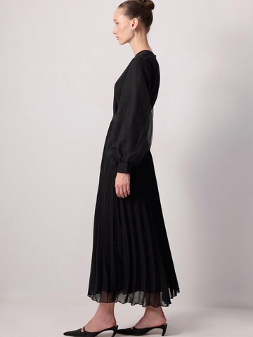 Jupe 'Pleated Chiffon Skirt' Touché Privé en noir