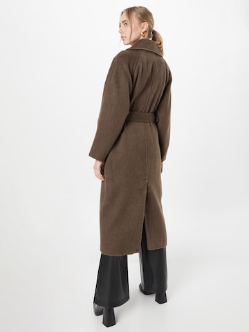 Manteau mi-saison 'Kia' WEEKDAY en marron