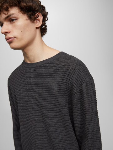 Pull&Bear Pullover in Grau