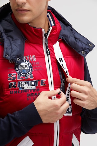 CAMP DAVID Vest in Red