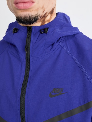 Nike Sportswear Демисезонная куртка в Синий