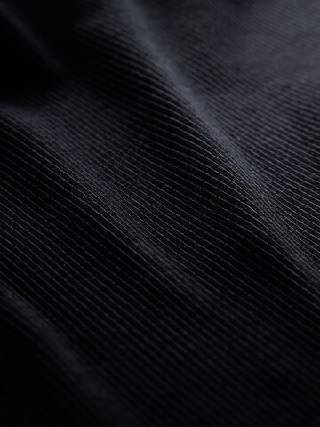 Next Top in Schwarz