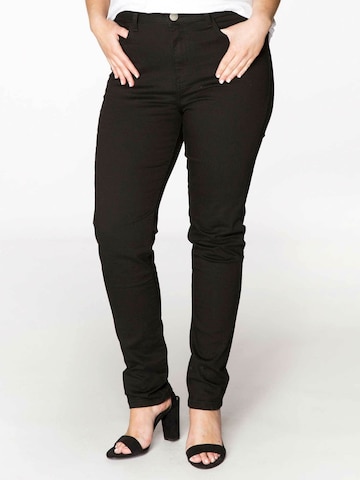 Yoek Jeans in Black: front