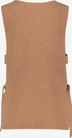 TAIFUN Knitted Vest in Brown
