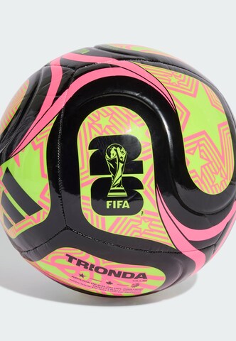Pallone 'FIFA Fussball-Weltmeisterschaft™ Trionda Club' di ADIDAS PERFORMANCE in nero