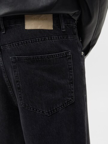 Pull&Bear Regular Jeans in Schwarz