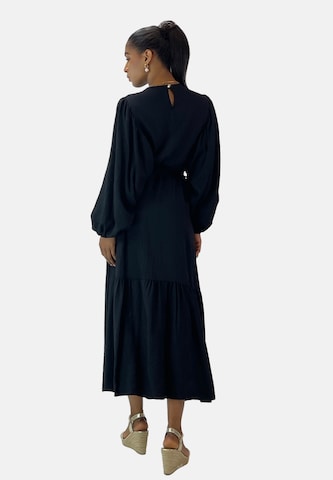 Elara Kjole 'Abaya' i sort