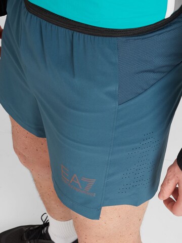 EA7 Emporio Armani Regular Sportshort in Grün