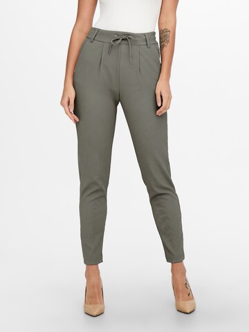 Tapered Pantaloni con pieghe 'ONLPoptrash-Sally' di ONLY in grigio: frontale