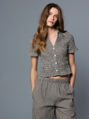 Next Μπλούζα σε μαύρο: μπροστά