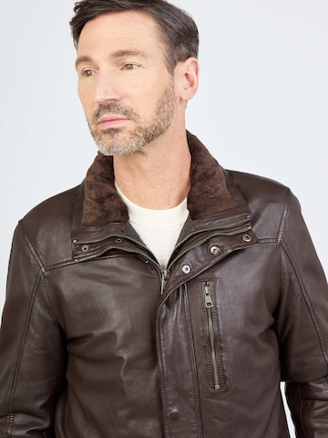 JCC Tussenjas in Bruin