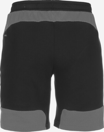 regular Pantaloni sportivi di PUMA in nero