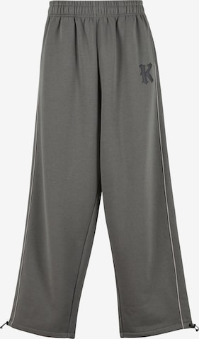 Karl Kani Wide Leg Housut värissä harmaa: etupuoli