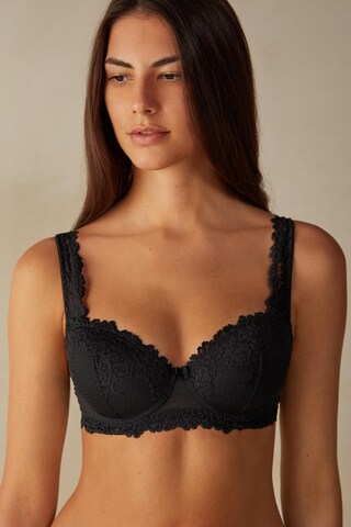 INTIMISSIMI Balconette Bra 'Sofia' in Black: front