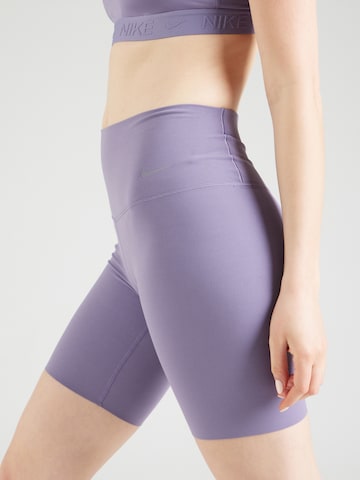 NIKE Skinny Sportshorts 'ZENVY' in Lila